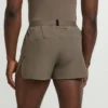 Pantalones cortos Outpace 2,5″ con abertura lateral para hombre