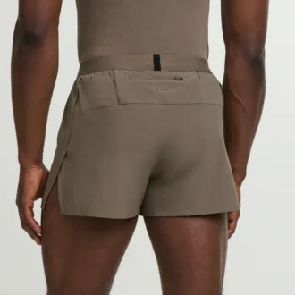 Pantalones cortos Outpace 2,5″ con abertura lateral para hombre
