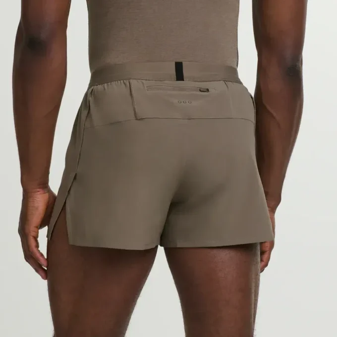Pantalones cortos Outpace 2,5″ con abertura lateral para hombre