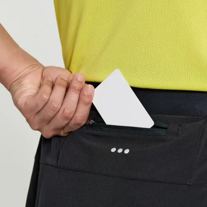Pantalones cortos Outpace 2,5″ con abertura lateral para hombre
