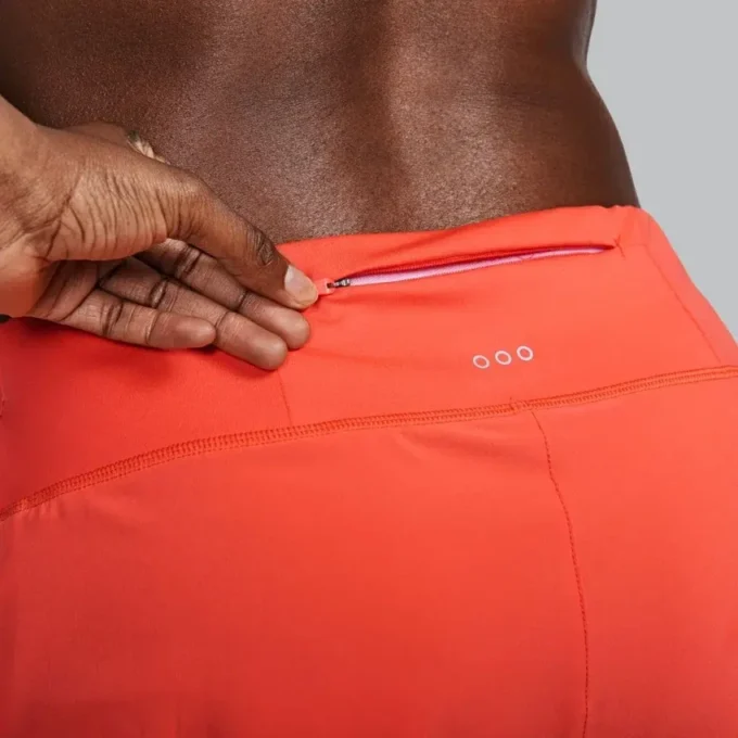 Pantalones cortos Outpace 2.5″ Split para mujer