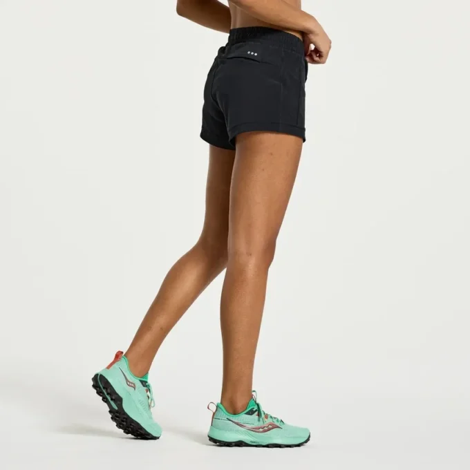 Pantalones cortos Outpace 2.5″ Split para mujer