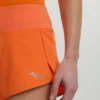 Pantalones cortos Outpace 2.5″ Split para mujer
