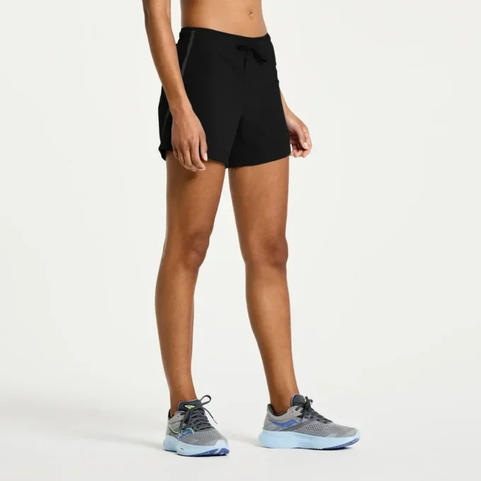 Pantalones cortos Outpace de 5 pulgadas para mujer