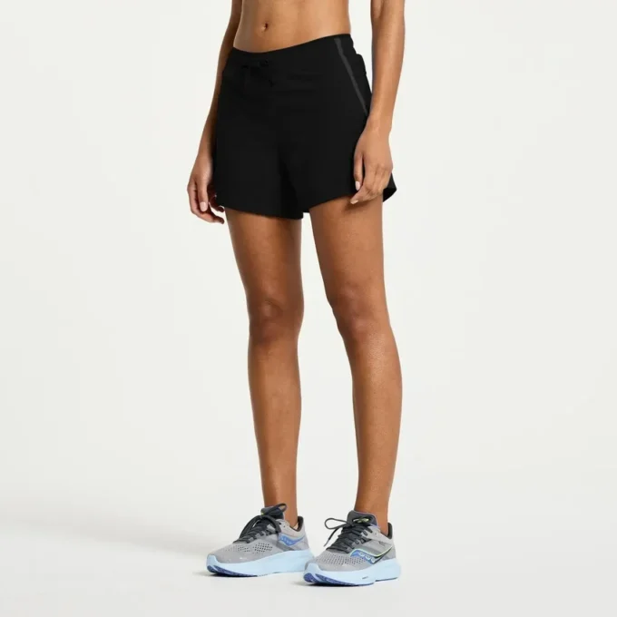 Pantalones cortos Outpace de 5 pulgadas para mujer