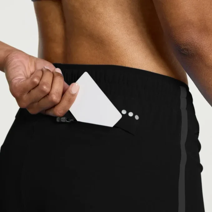 Pantalones cortos Outpace de 5 pulgadas para mujer